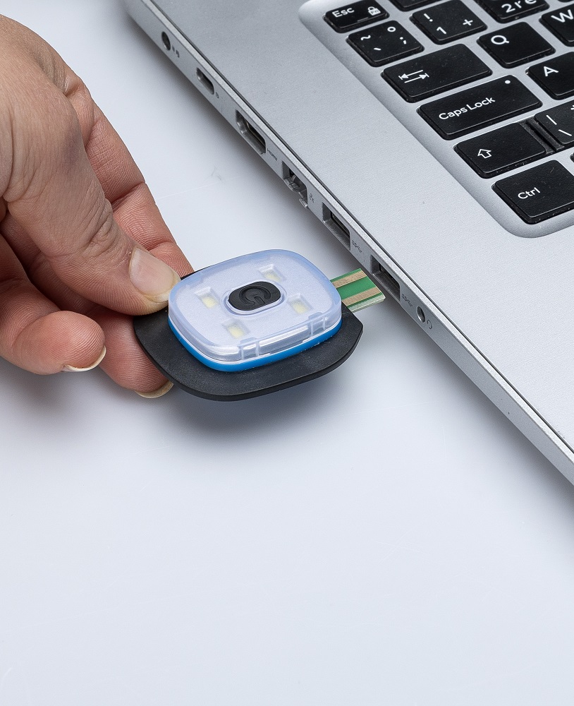 CZAPKA ZIMOWA Z LATARKĄ LED ARDON H6070 CZARNA 5 CZAPKA ZIMOWA Z LATARKĄ LED ARDON H6070 CZARNA - obrazek 5